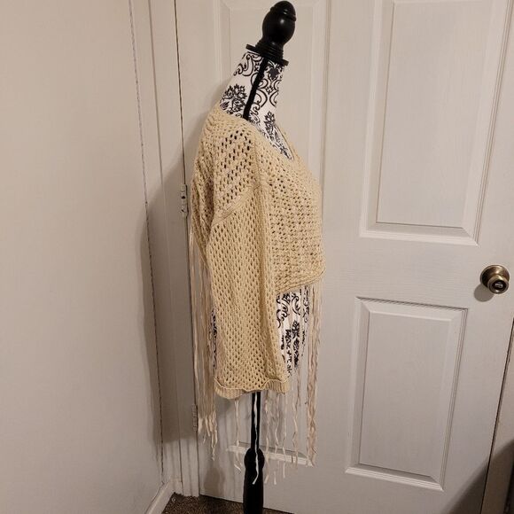 Umgee Crochet Fringed Crop top‎ - Picture 2 of 6